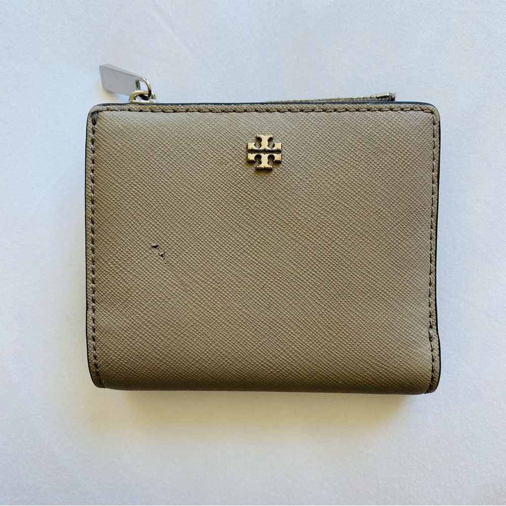 Tory Burch Bi-Fold Leather Wallet